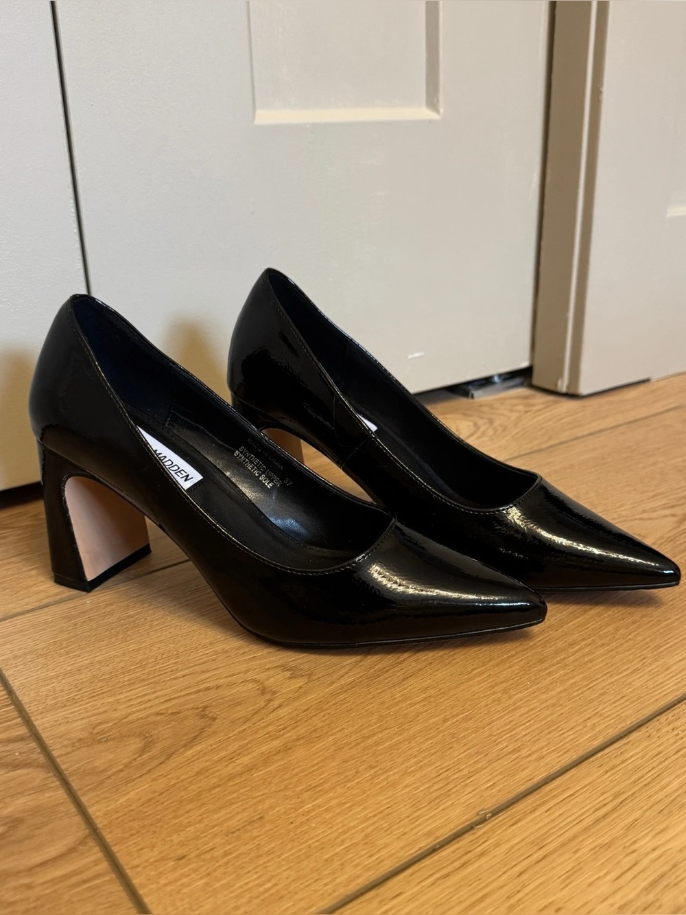 Steve Madden Black Patent Pointed Toe Heels Size 37